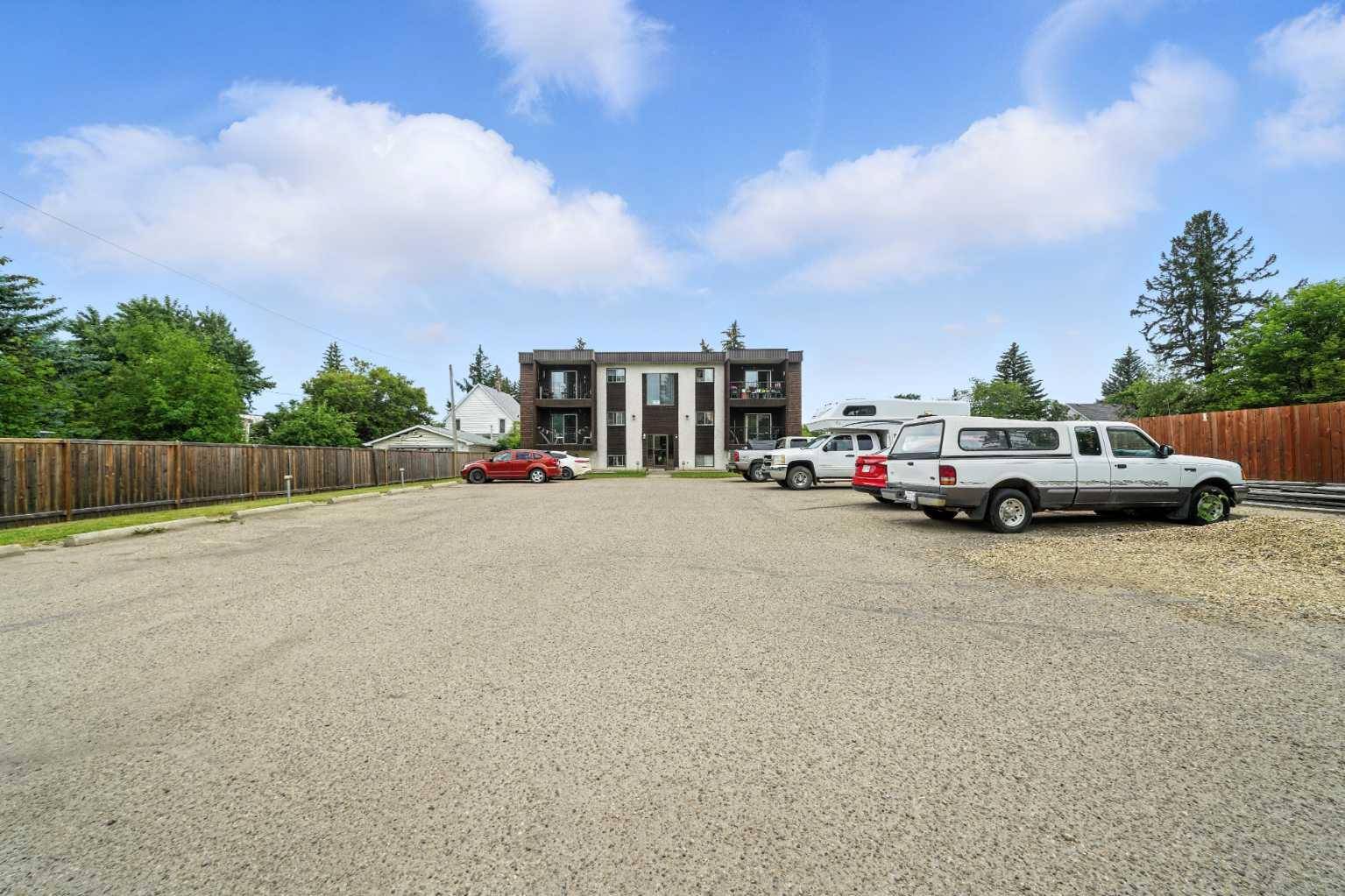 Lacombe, AB T4L 1C2,5326 50 AVE #1-12