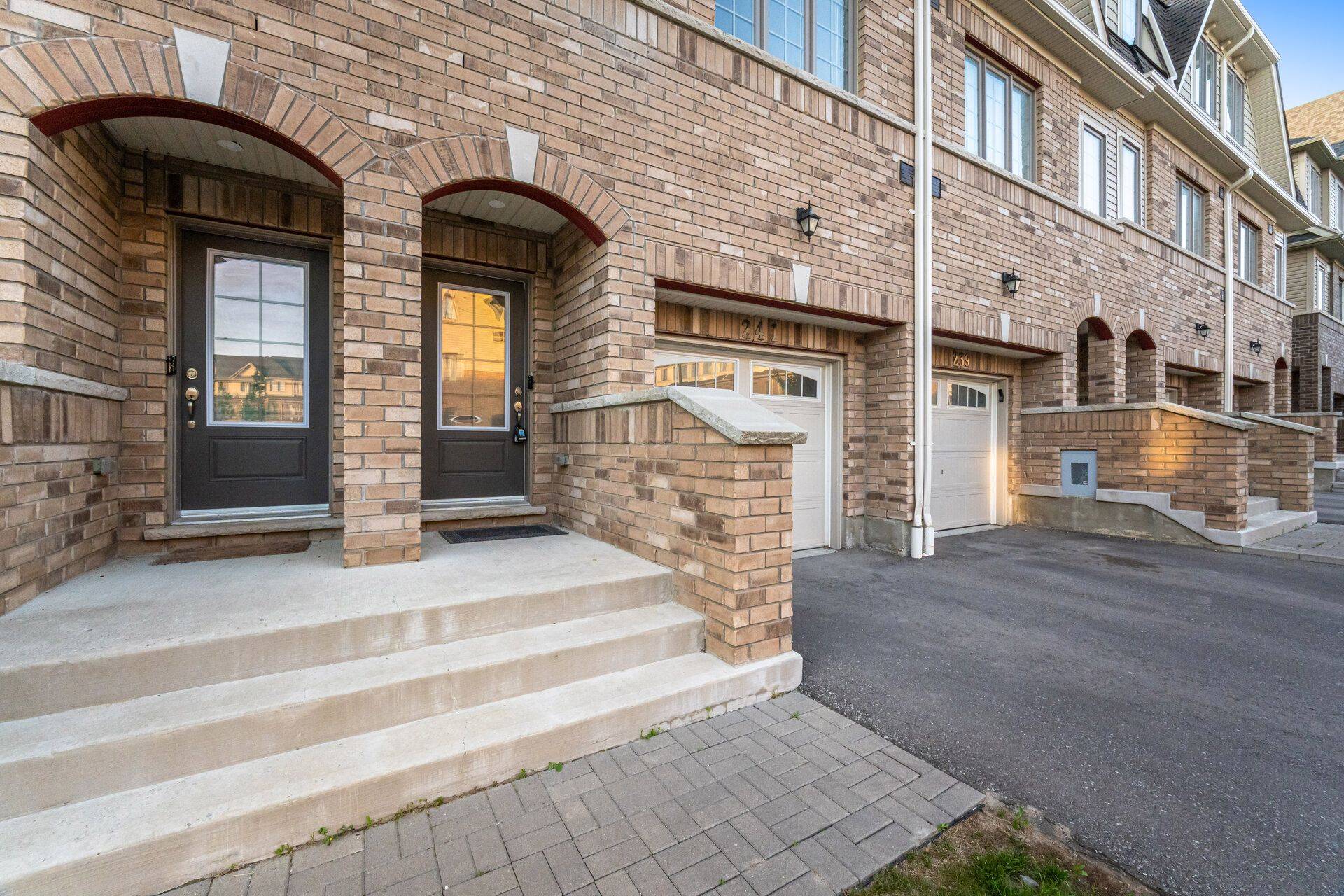 Oshawa, ON L1L 0P9,241 DANZATORE PATH