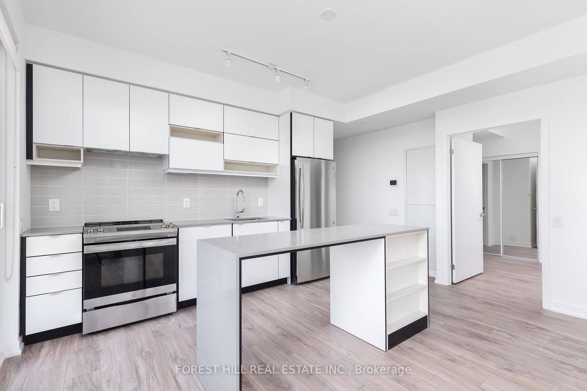 Mississauga, ON L5B 0L4,4065 Confederation Pkwy W #1003