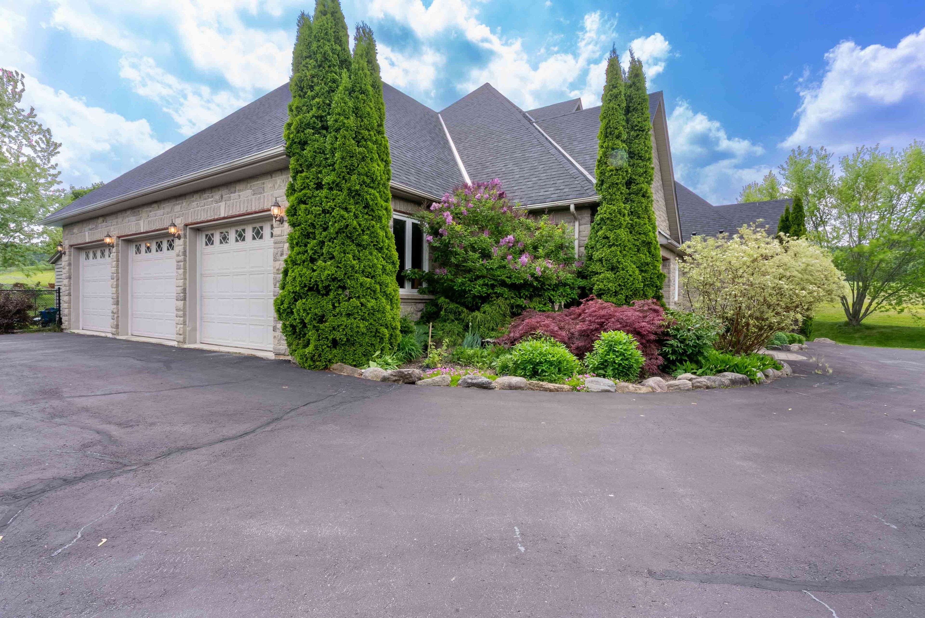 Caledon, ON L7E 0C2,17 Highcrest RD