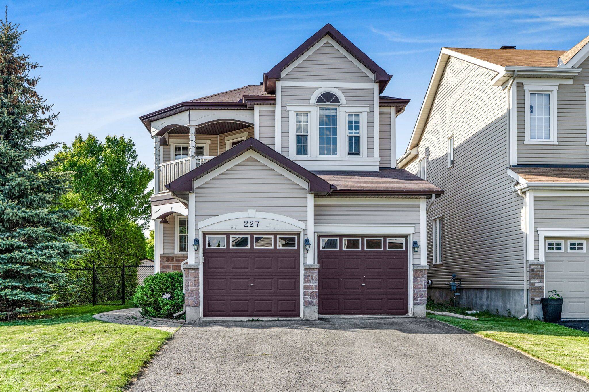 Orleans - Convent Glen And Area, ON K1W 0B5,227 Hillpark High ST
