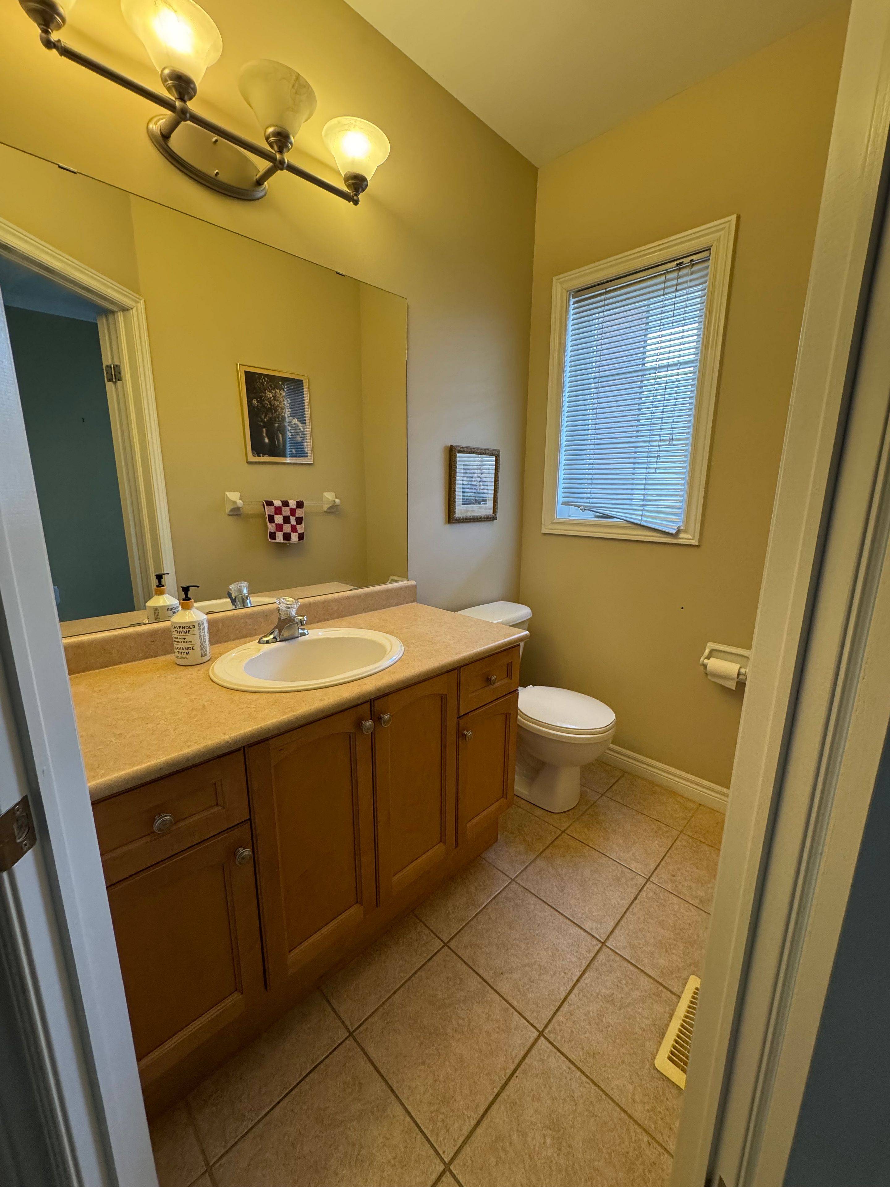 Hamilton, ON L9K 1N1,1125 Harrogate DR
