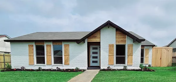 725 Via Del Sur,  Mesquite,  TX 75150