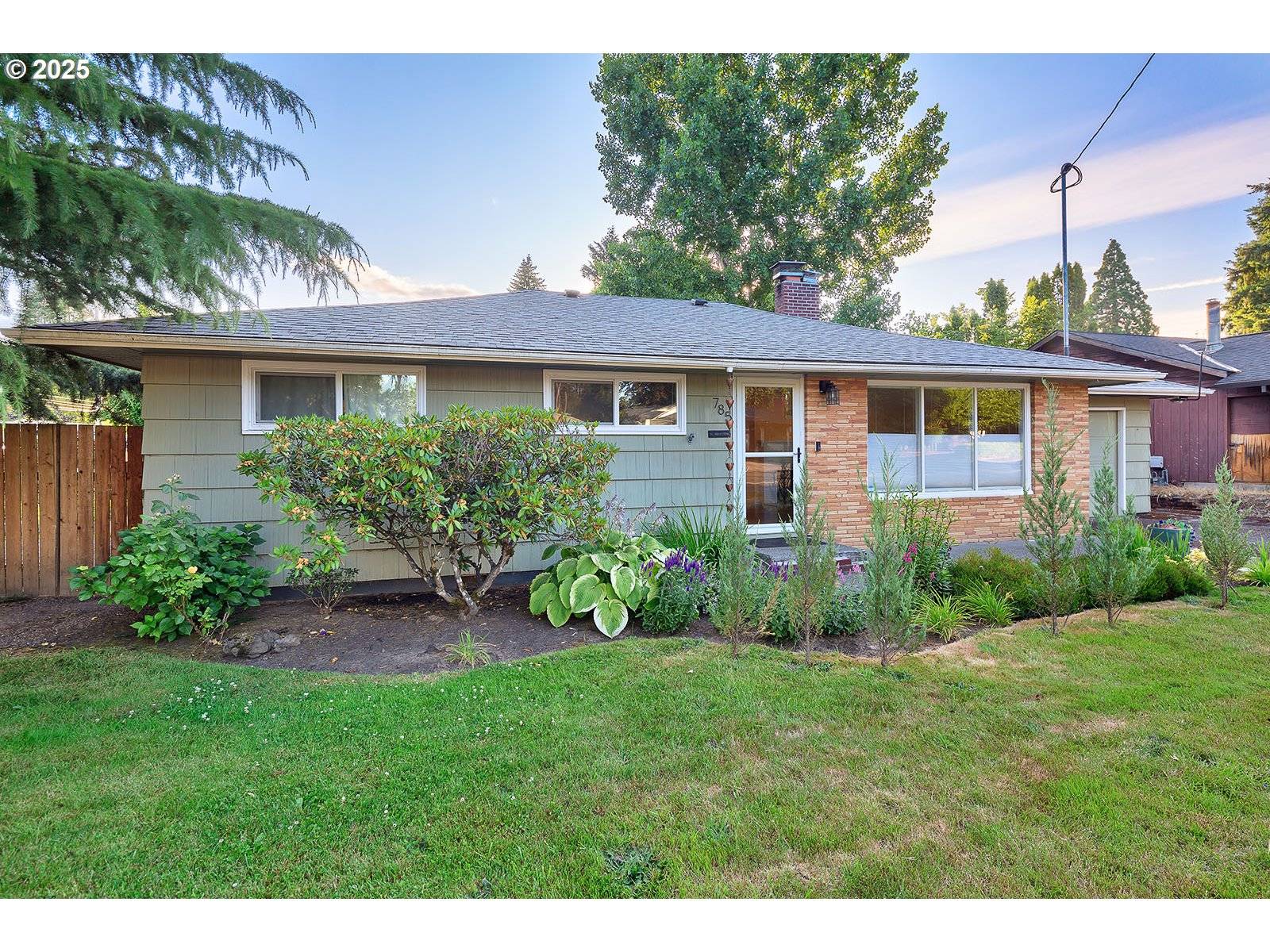 Hillsboro, OR 97123,785 SE 21ST AVE