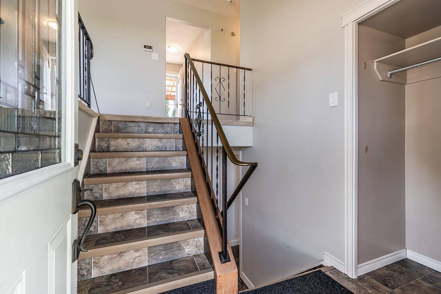 Medicine Hat, AB T1C 1C9,117 Hull CRES Northeast