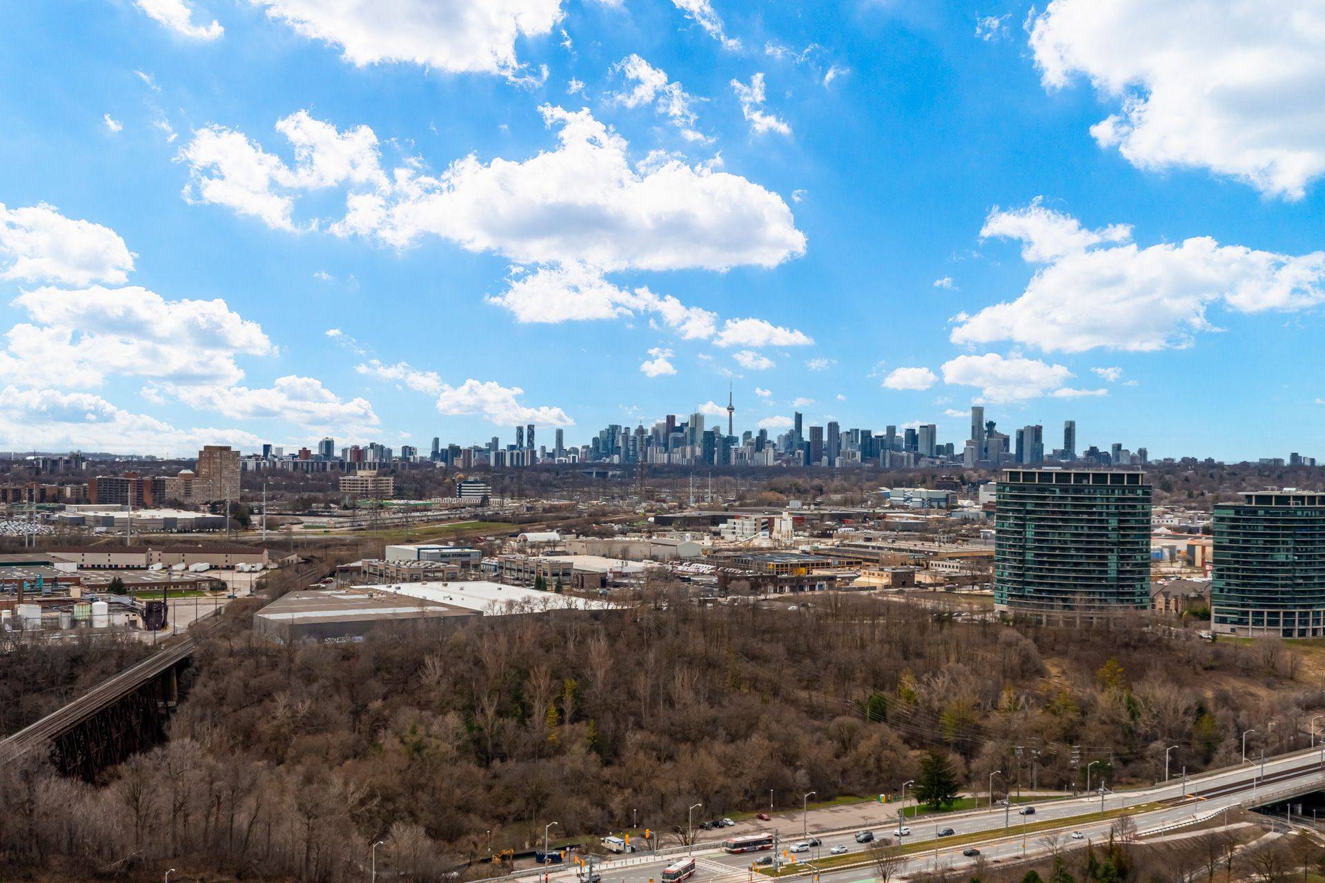 Toronto C13, ON M3C 0P8,20 Inn On The Park DR #2433