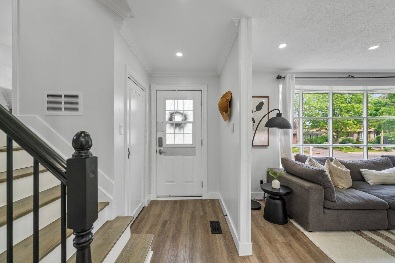 Pickering, ON L1W 1Y1,820 Zator AVE