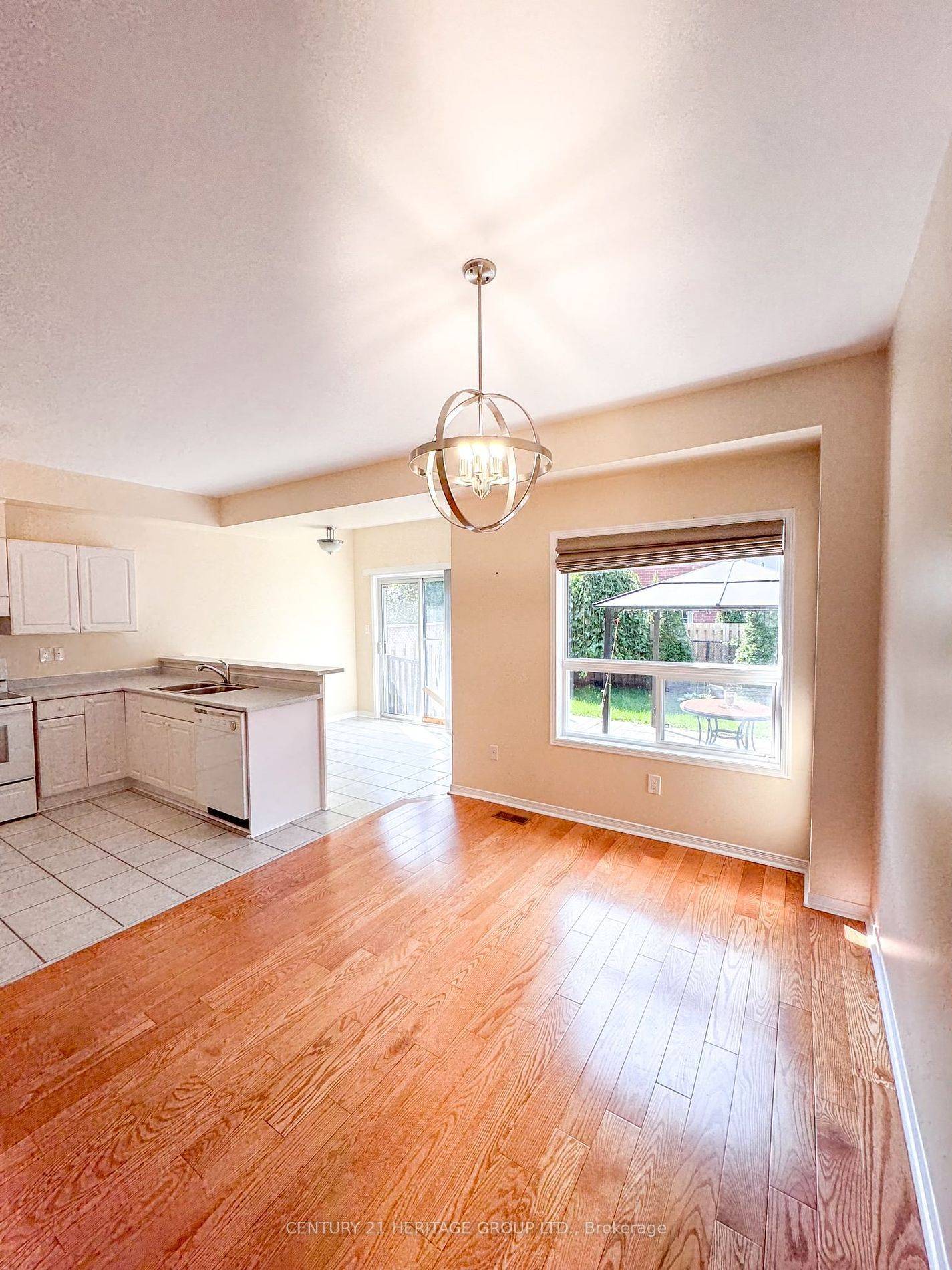 Richmond Hill, ON L4E 3V2,59 Old Colony RD #Main & 2nd Flr
