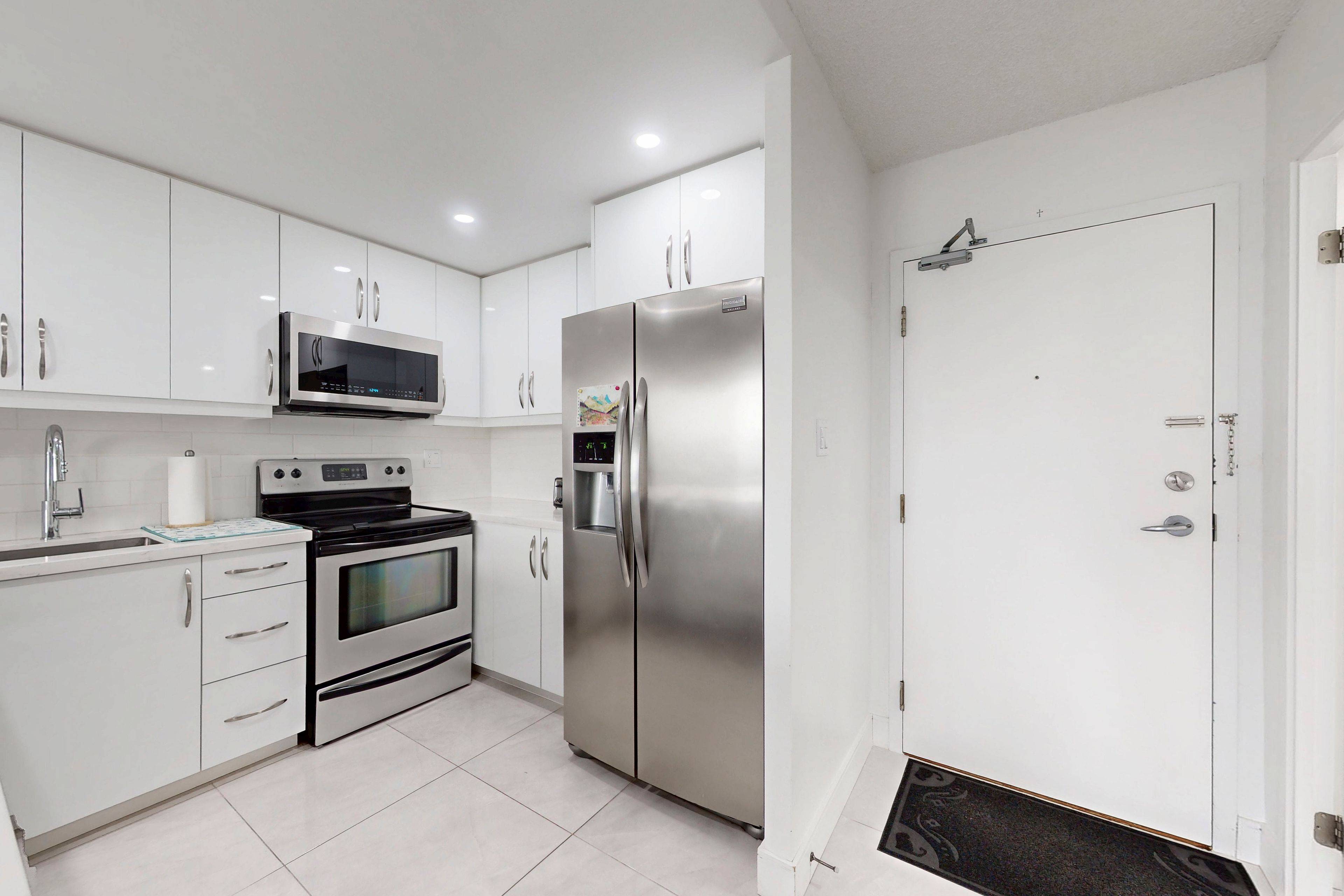 Mississauga, ON L5A 4G5,75 King ST E #1403