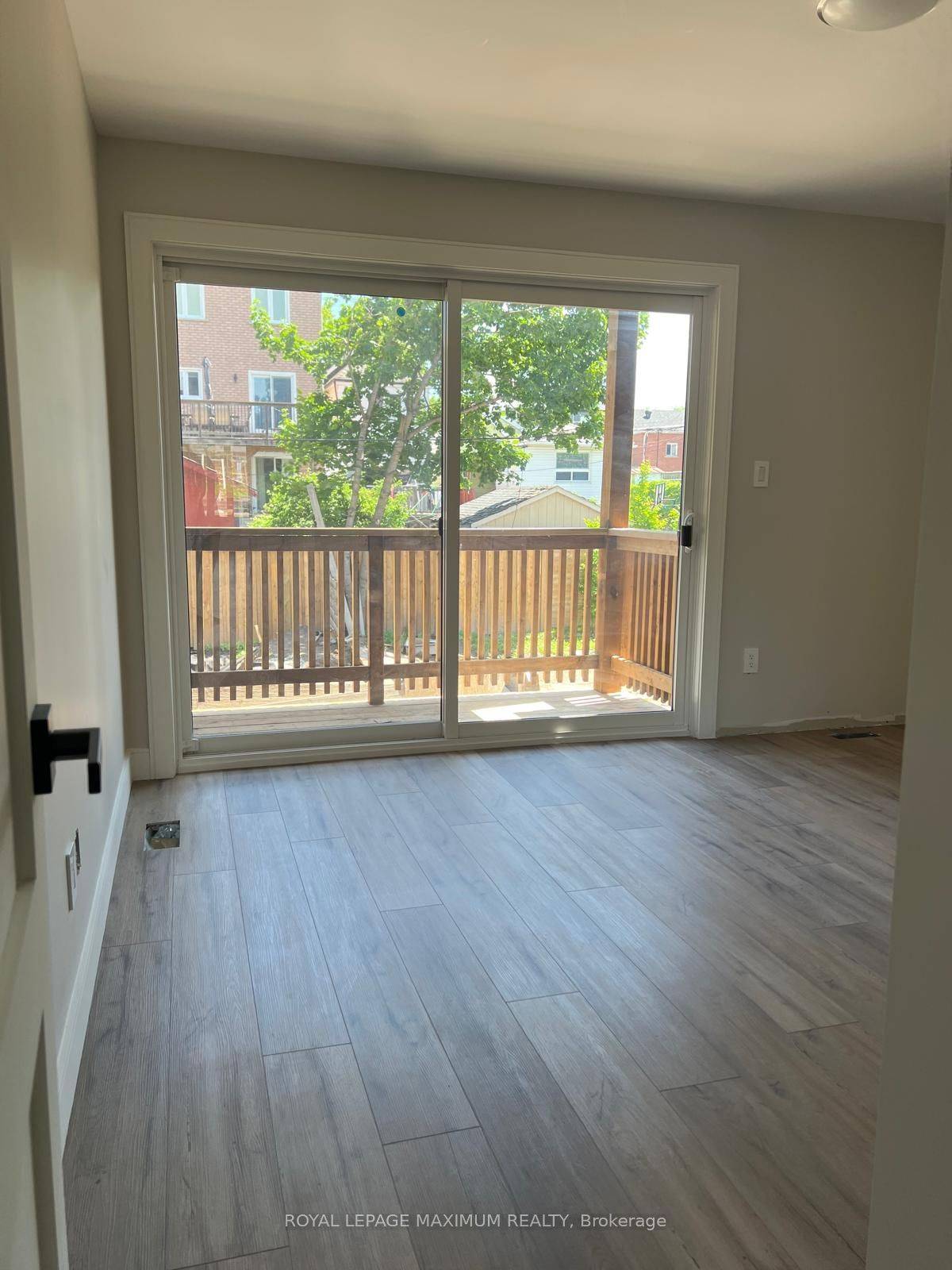 Toronto W03, ON M6N 4R1,47 Rockcliffe BLVD W