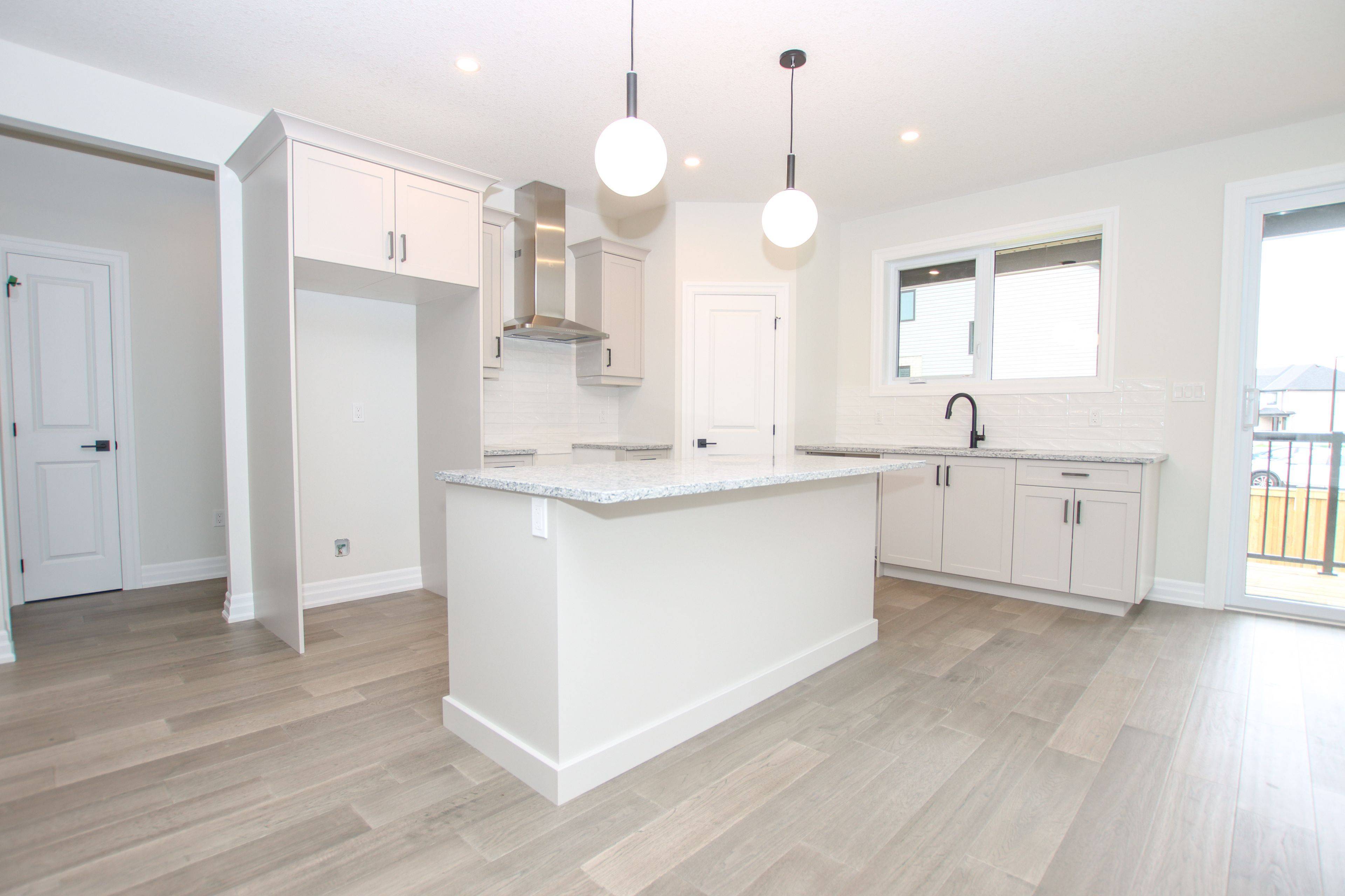 Strathroy-caradoc, ON N0L 1W0,530 REGENT ST