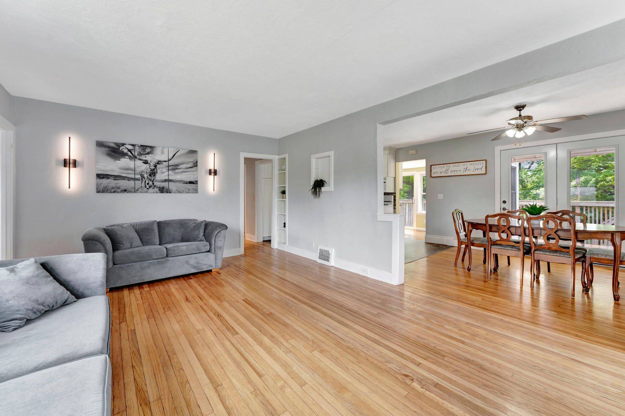 Norfolk, ON N3Y 4M6,84 Queensway ST E