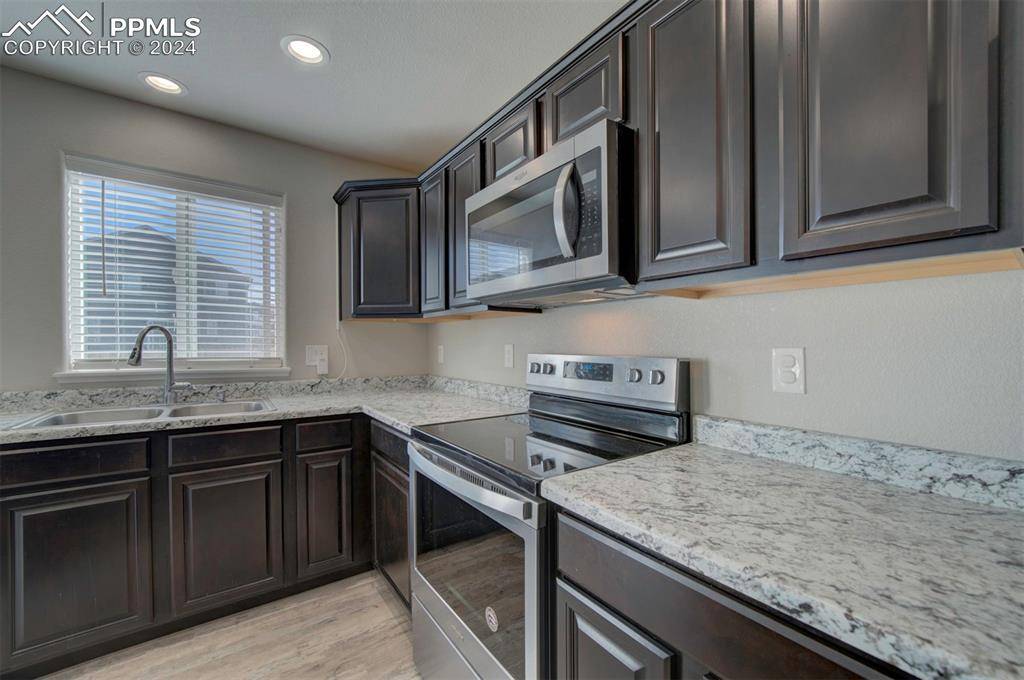 Colorado Springs, CO 80925,6533 Vedder DR