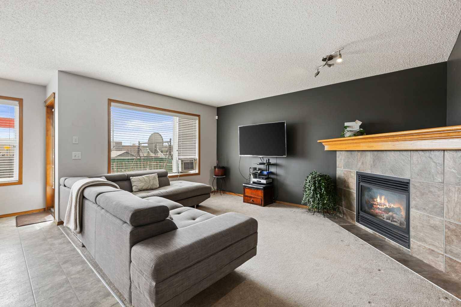 Calgary, AB T3J 4Z2,148 Martha's Meadow Close Northeast
