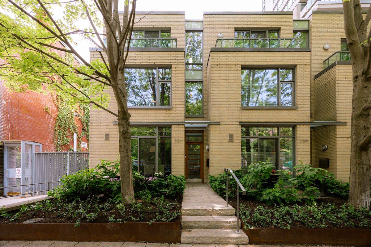 301 Mutual ST #17, Toronto C08, ON M4Y 1X6