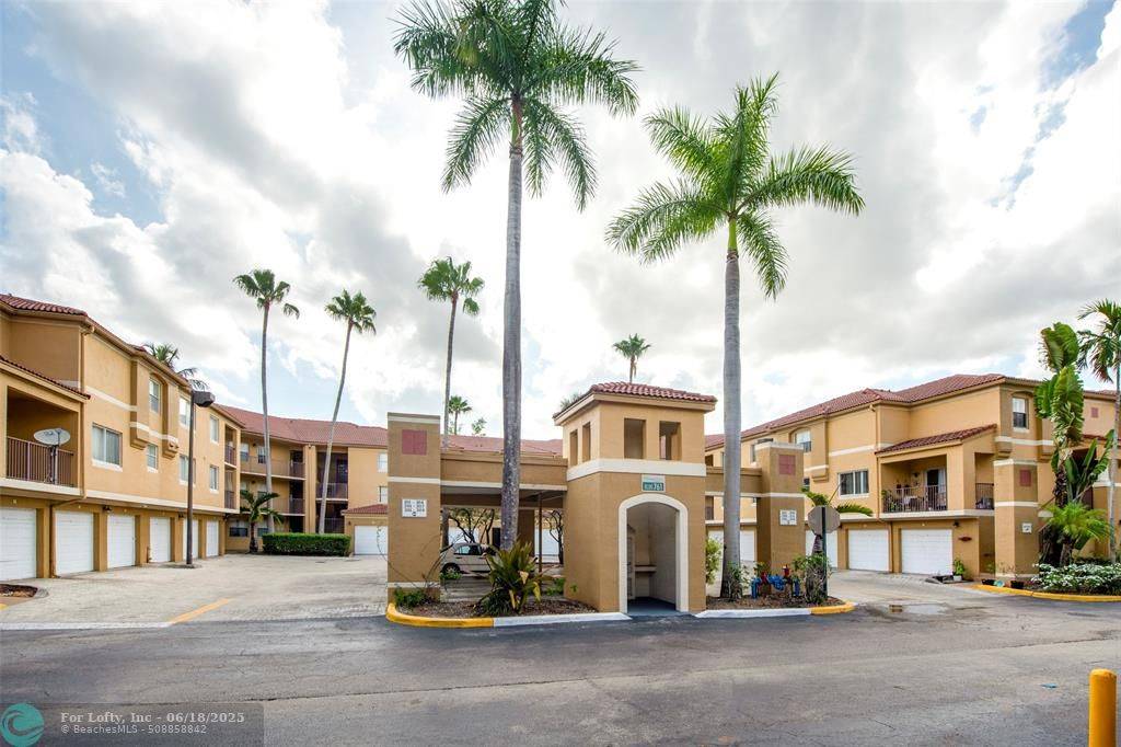 Plantation, FL 33324,761 N Pine Island Rd  #106