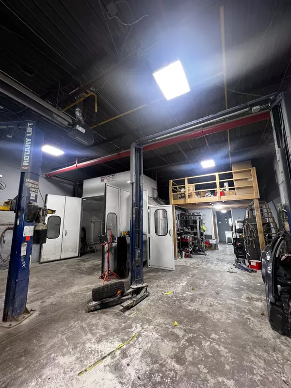 1680 Midland AVE #15, Toronto E04, ON M1P 3C6