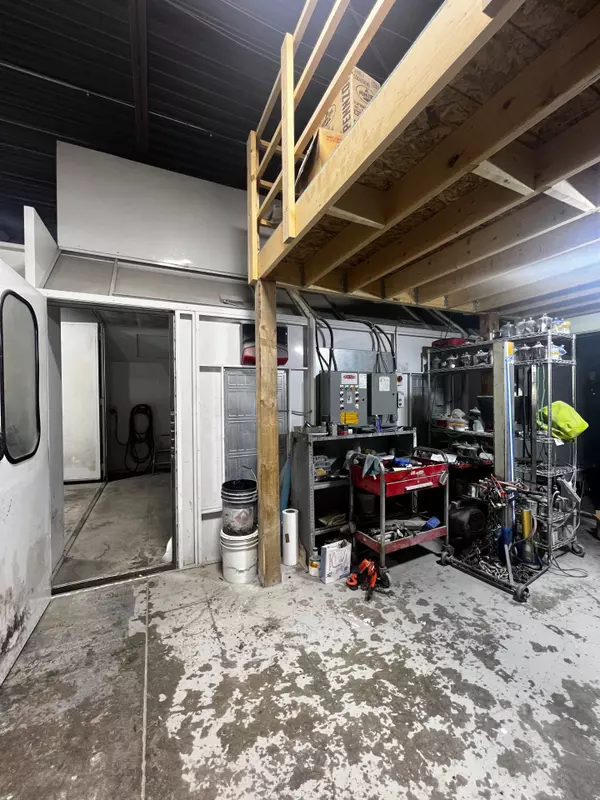 Toronto E04, ON M1P 3C6,1680 Midland AVE #15