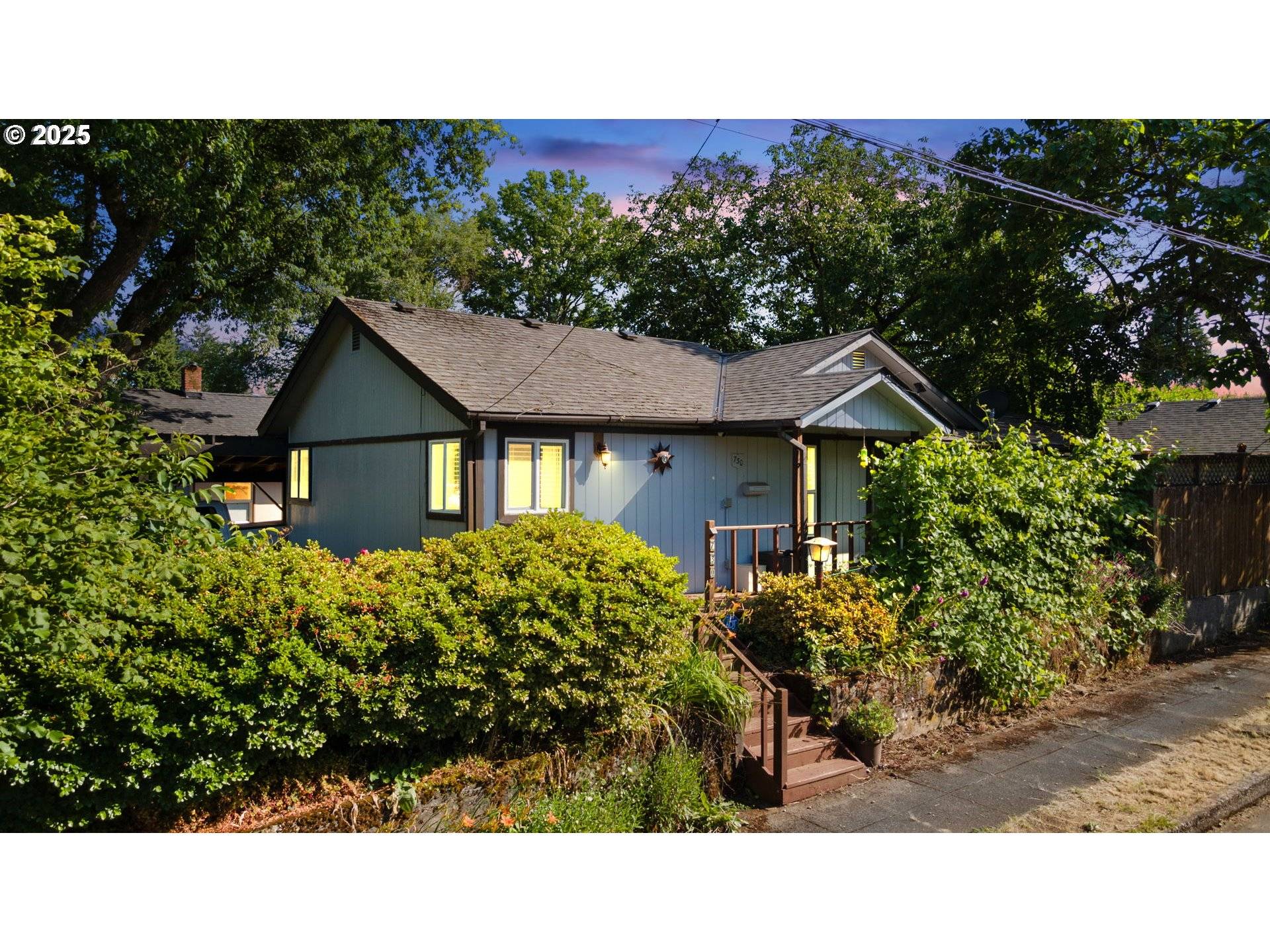 730 SE 2ND AVE, Camas, WA 98607