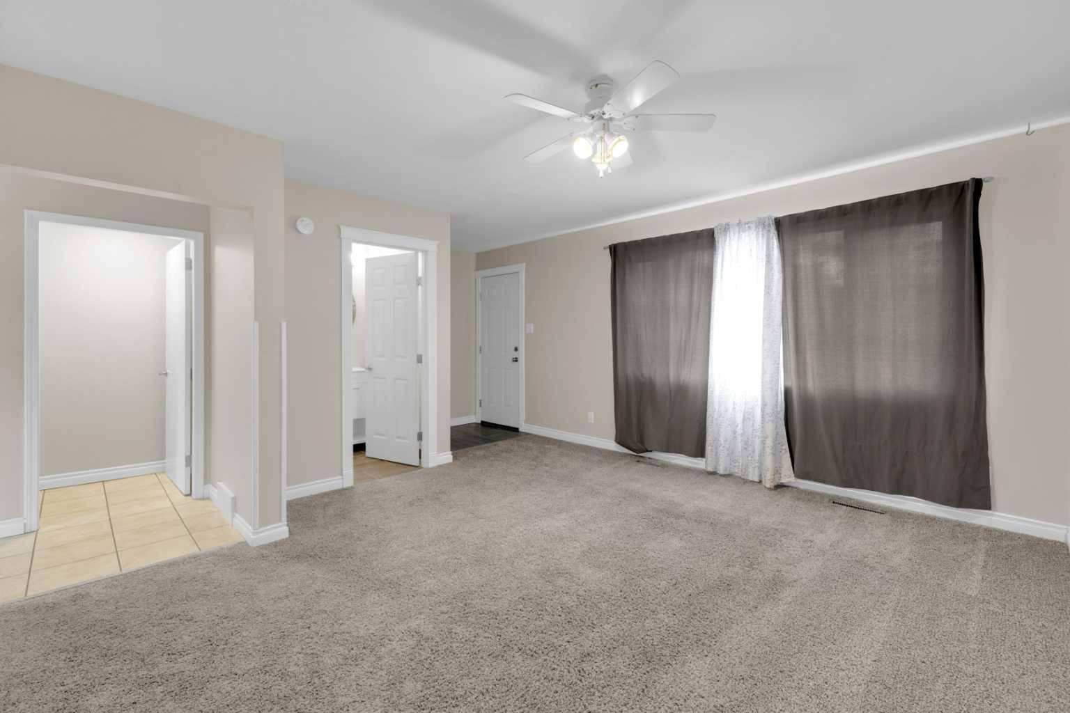 Red Deer, AB T4N 0N7,4719 33 ST #1004
