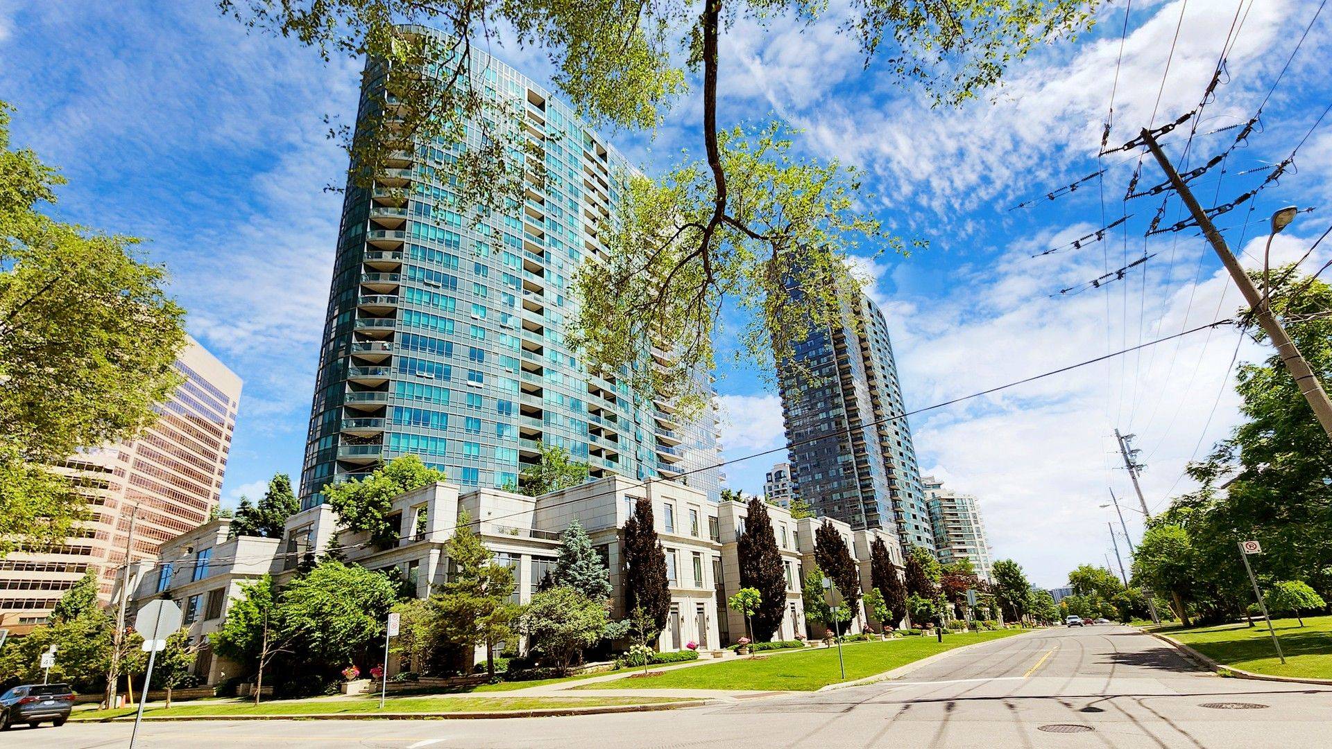 25 Greenview AVE #323, Toronto C07, ON M2M 1R2