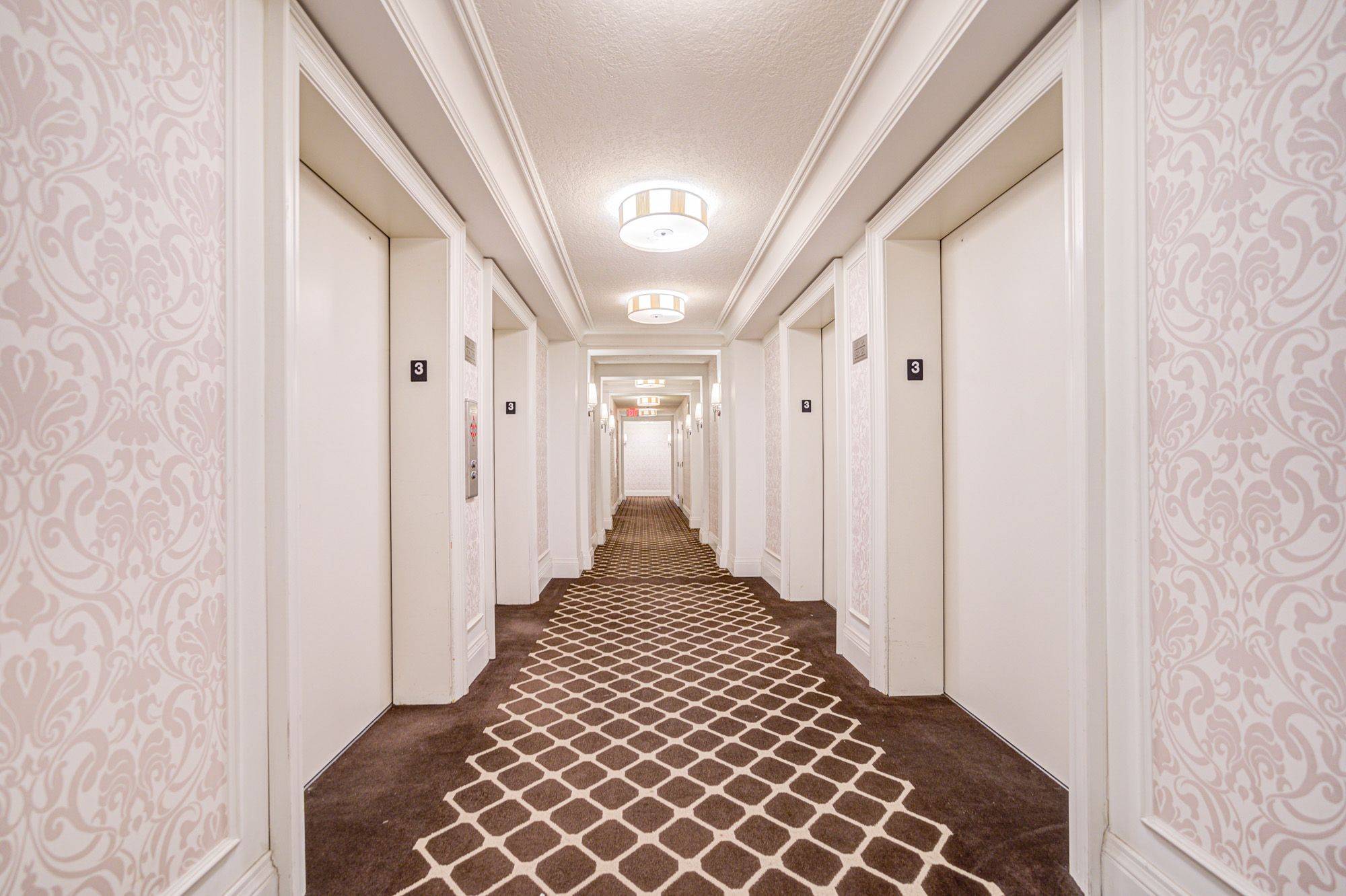 Toronto C07, ON M2M 1R2,25 Greenview AVE #323