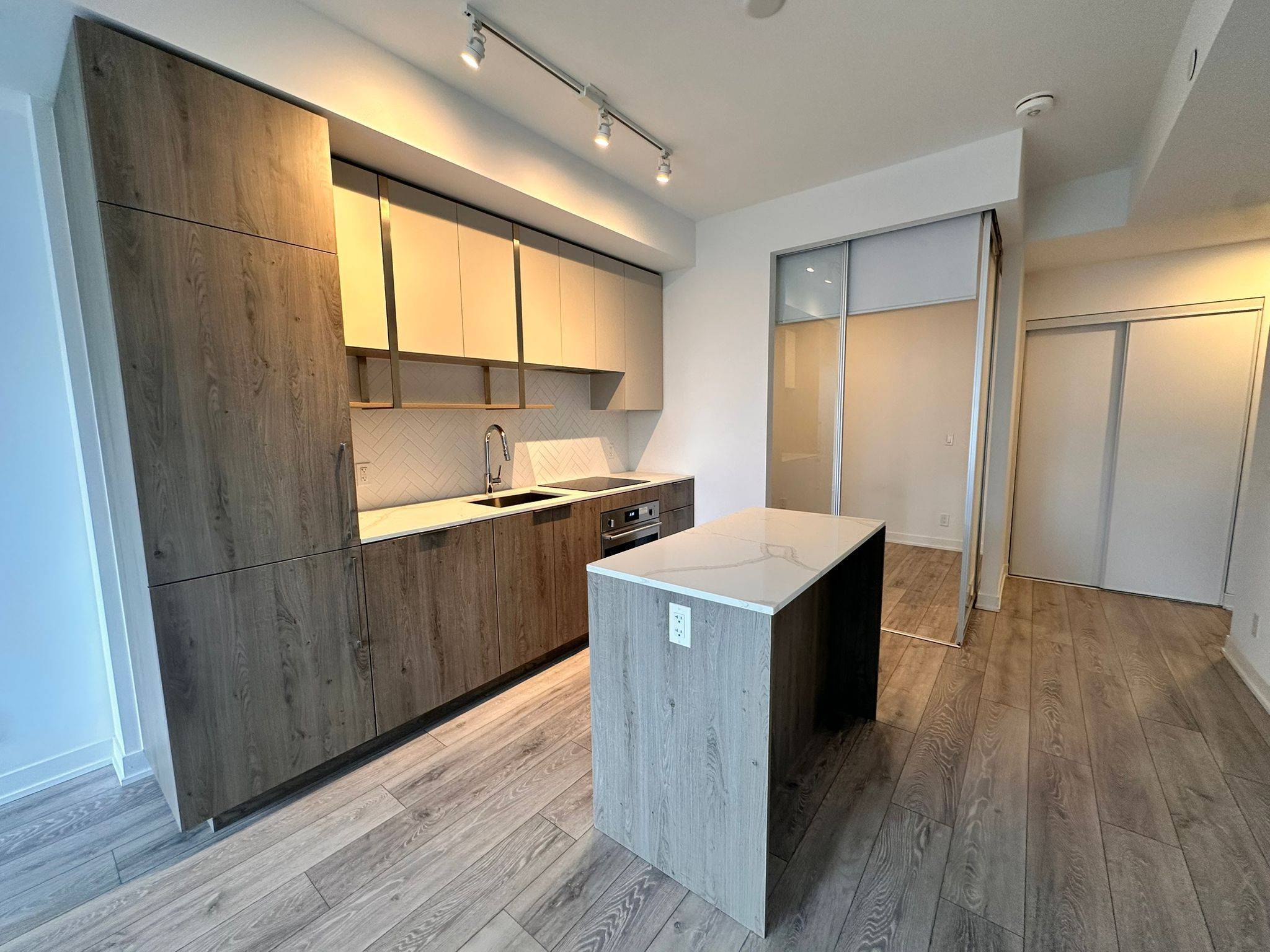 Toronto C14, ON M2N 0L4,15 Holmes AVE #1312