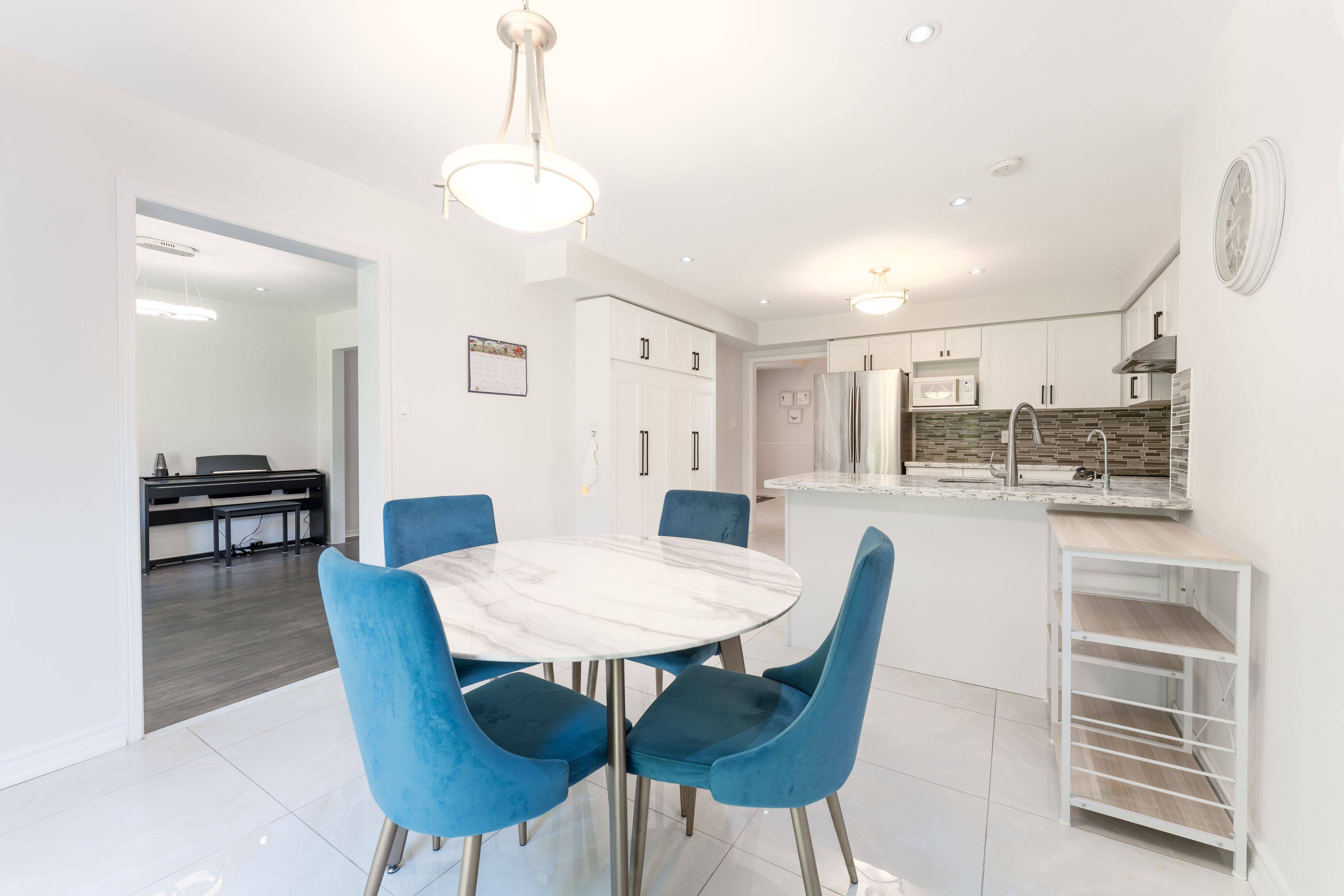 Richmond Hill, ON L4C 0K3,38 Desert View CRES