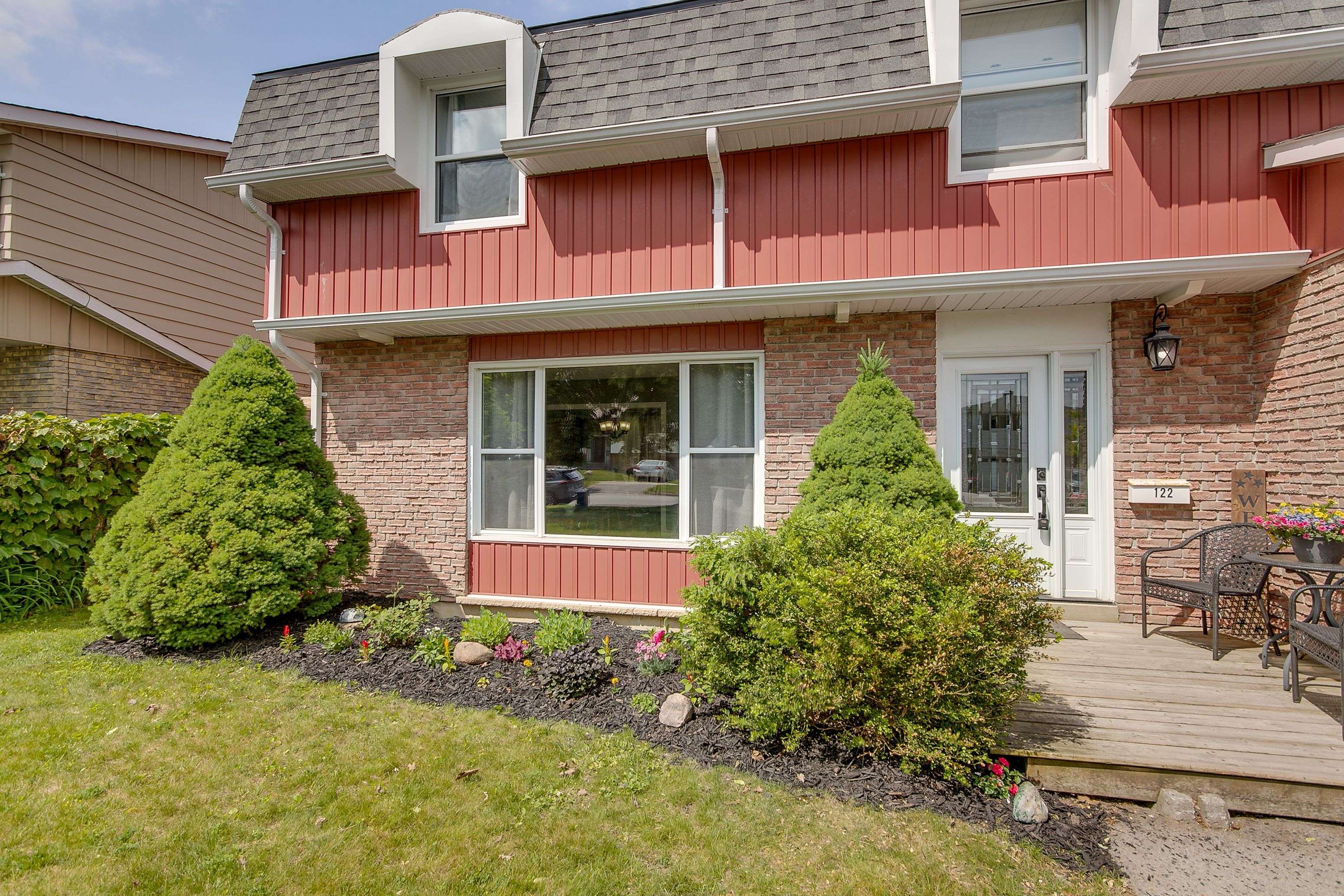 Barrie, ON L4N 4L5,122 Marshall ST