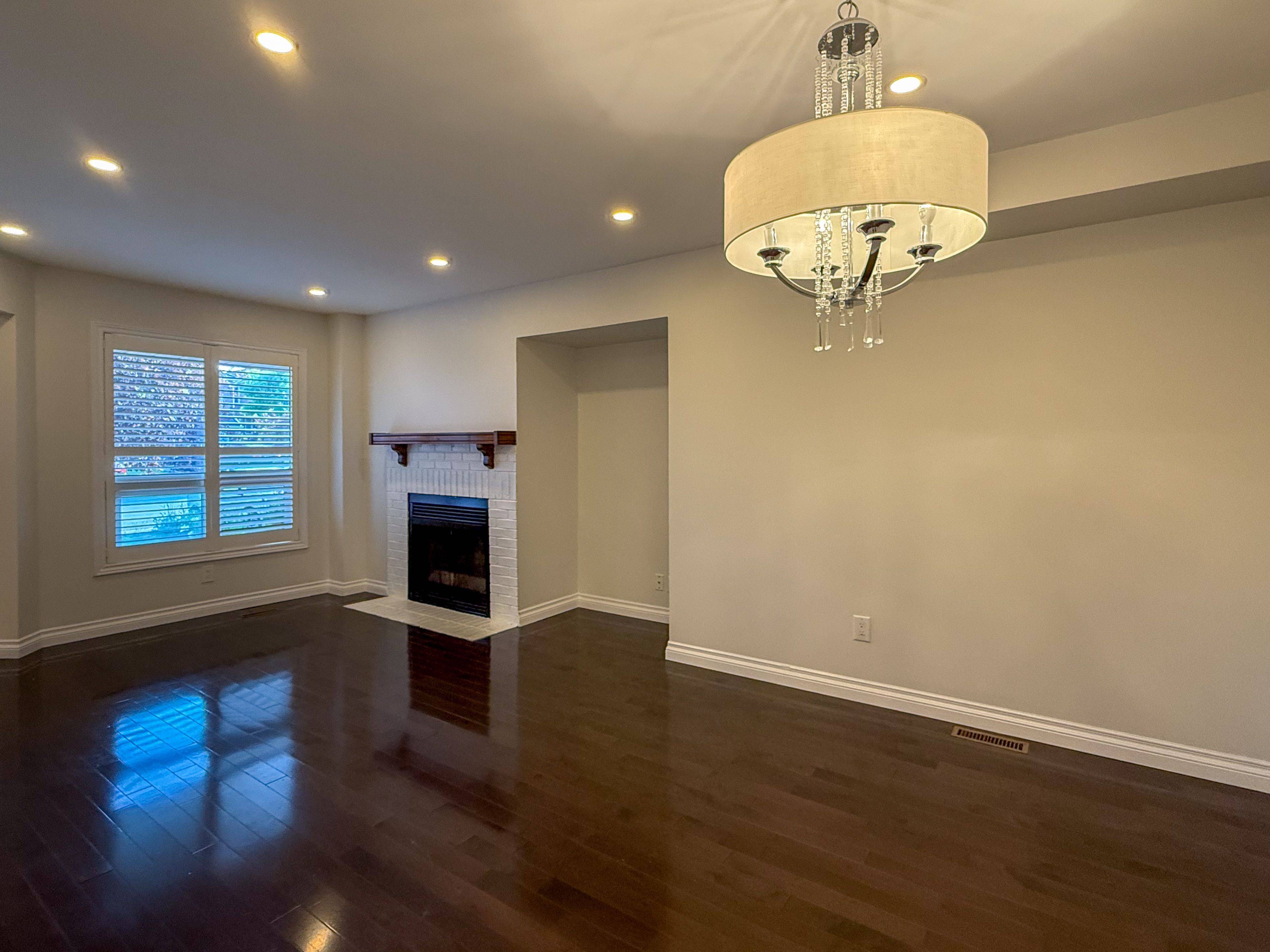 Oakville, ON L6J 7G7,2785 Huntingdon TRL
