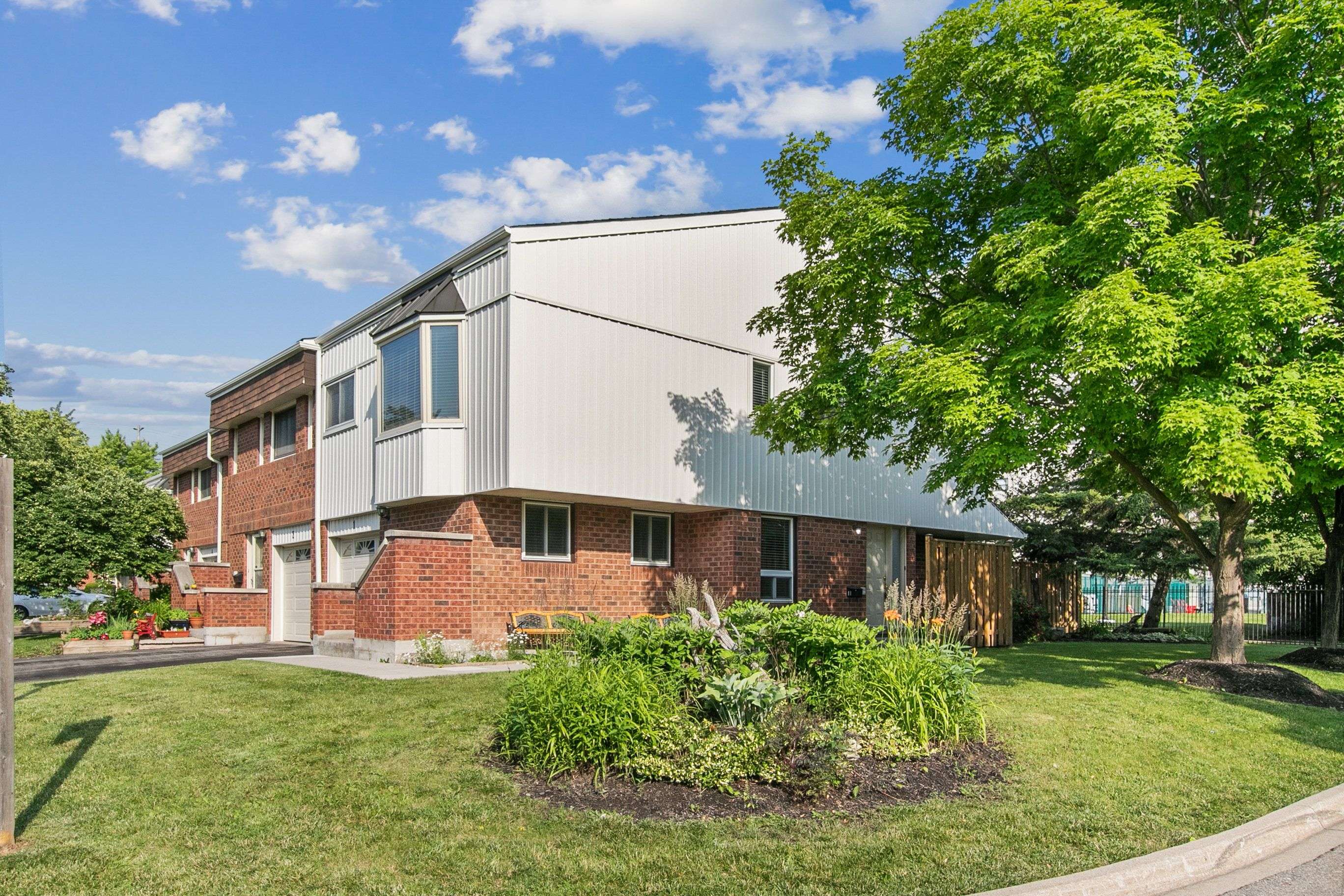 Mississauga, ON L5N 3B4,6520 Corfu RD #1
