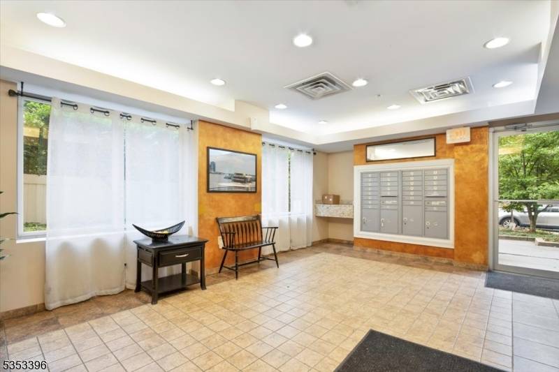 Jersey City, NJ 07304,25 Duncan Ave #210