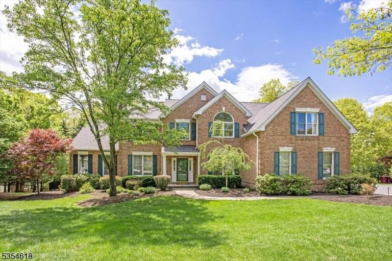 72 Kim Ln, Washington Twp., NJ 07853