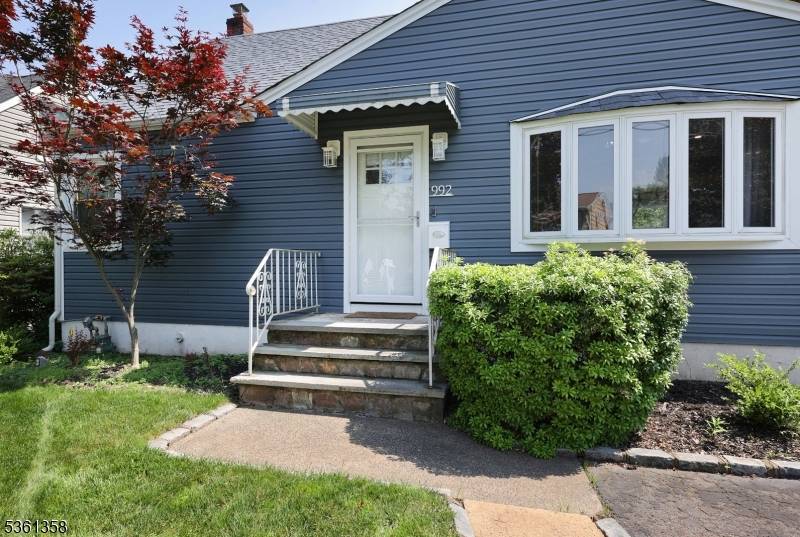 Rahway City, NJ 07065,992 Milton Blvd