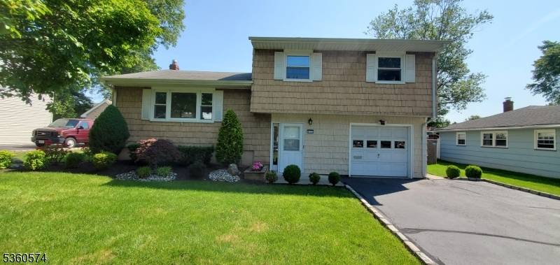 813 RIVERBEND DRIVE, Clark Twp., NJ 07066