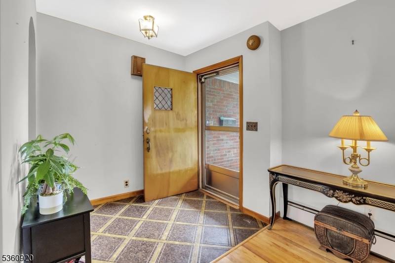 Wayne Twp., NJ 07470,42 Cecilia Dr