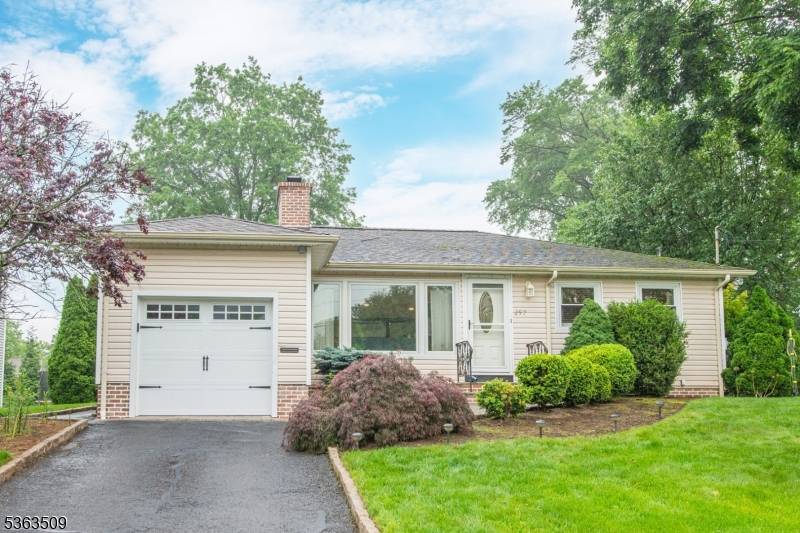 Springfield Twp., NJ 07081,297 Northview Ter