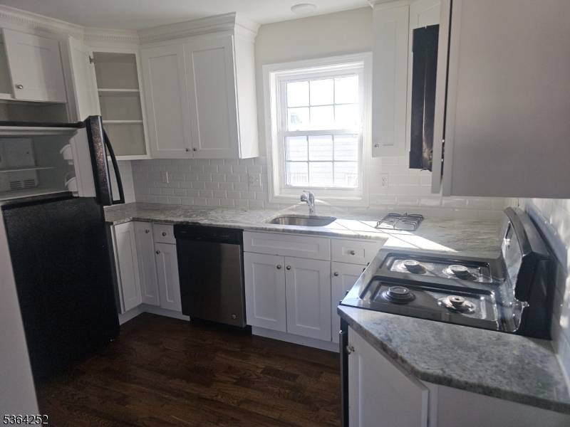 Elizabeth City, NJ 07206,87 6Th St