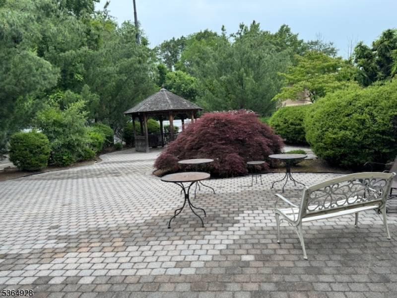 Roxbury Twp., NJ 07852,1691 Highway 46
