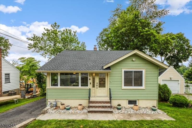 24 Southwynde Dr, Denville Twp., NJ 07834