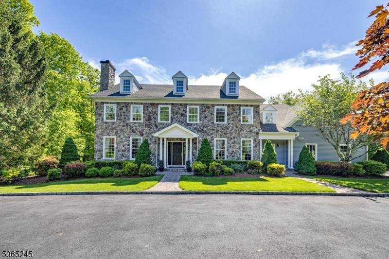 4 Combs Hollow Rd, Mendham Twp., NJ 07945