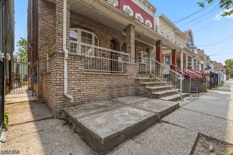 Newark City, NJ 07107,281 N 6th St