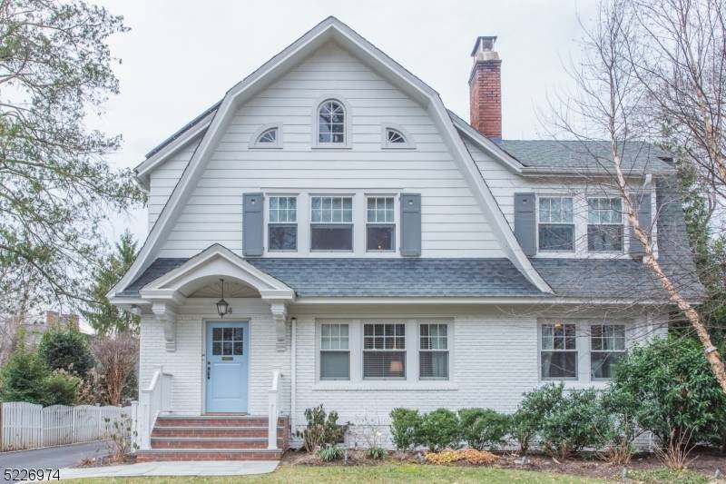 Montclair Twp., NJ 07043,34 Oakwood Ave #2