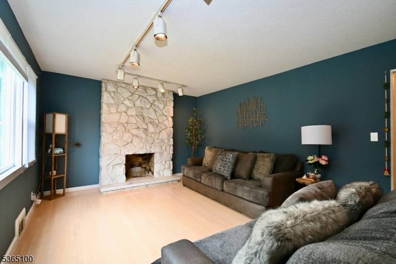 West Orange Twp., NJ 07052,6 Wakeman St