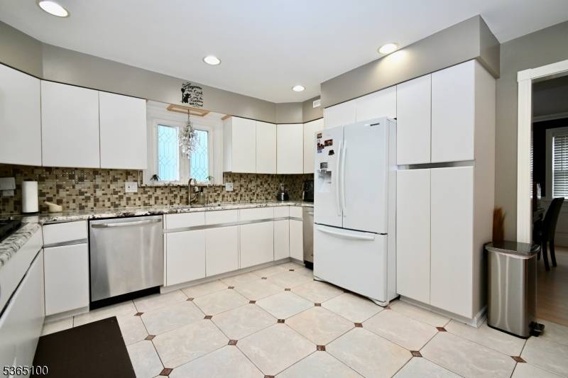 West Orange Twp., NJ 07052,6 Wakeman St