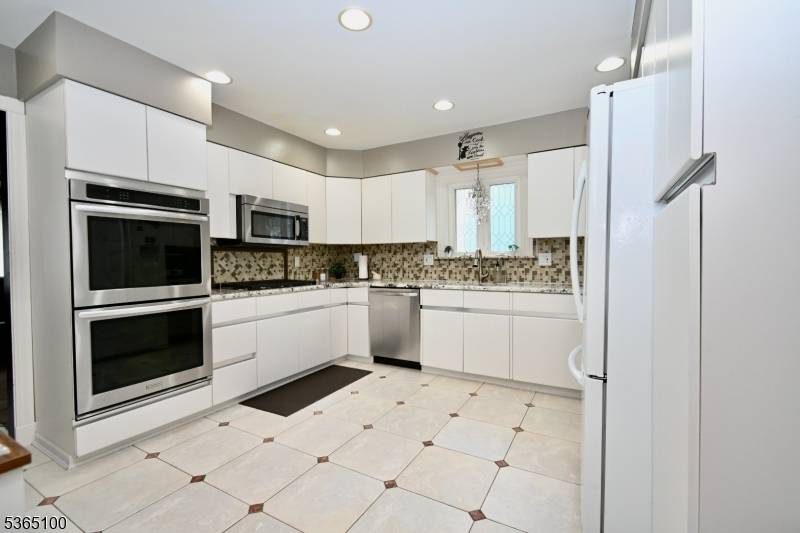 West Orange Twp., NJ 07052,6 Wakeman St