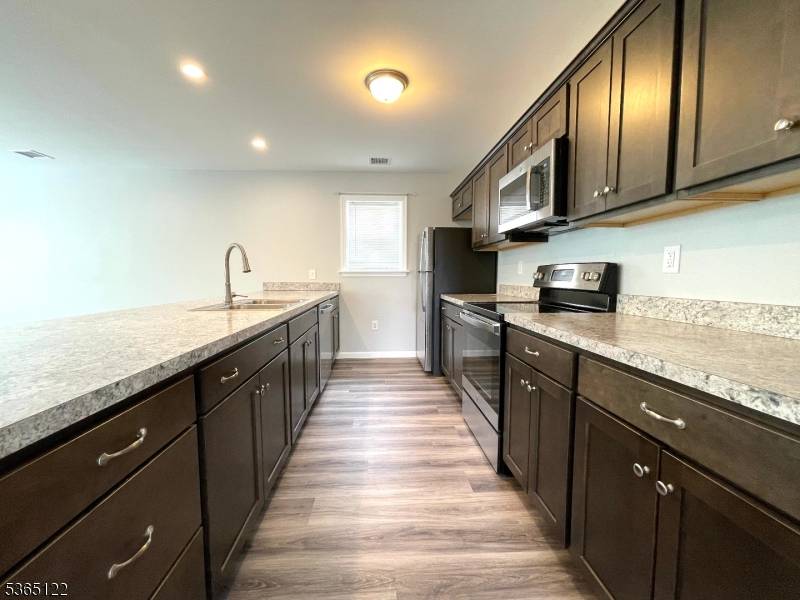 Hopatcong Boro, NJ 07843,29 Lakeside Blvd #2