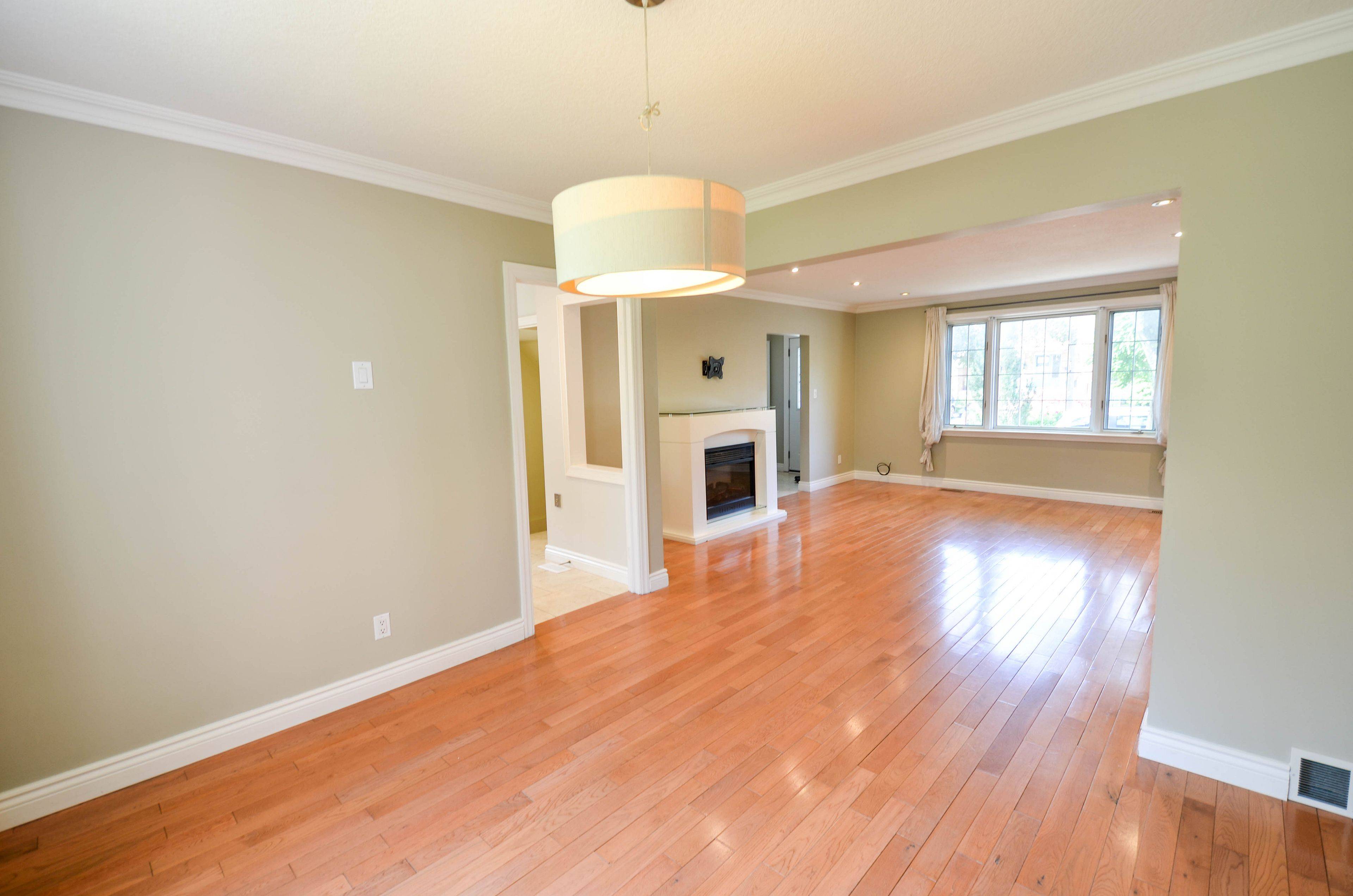 Toronto C14, ON M2N 3X1,203 Kingsdale AVE