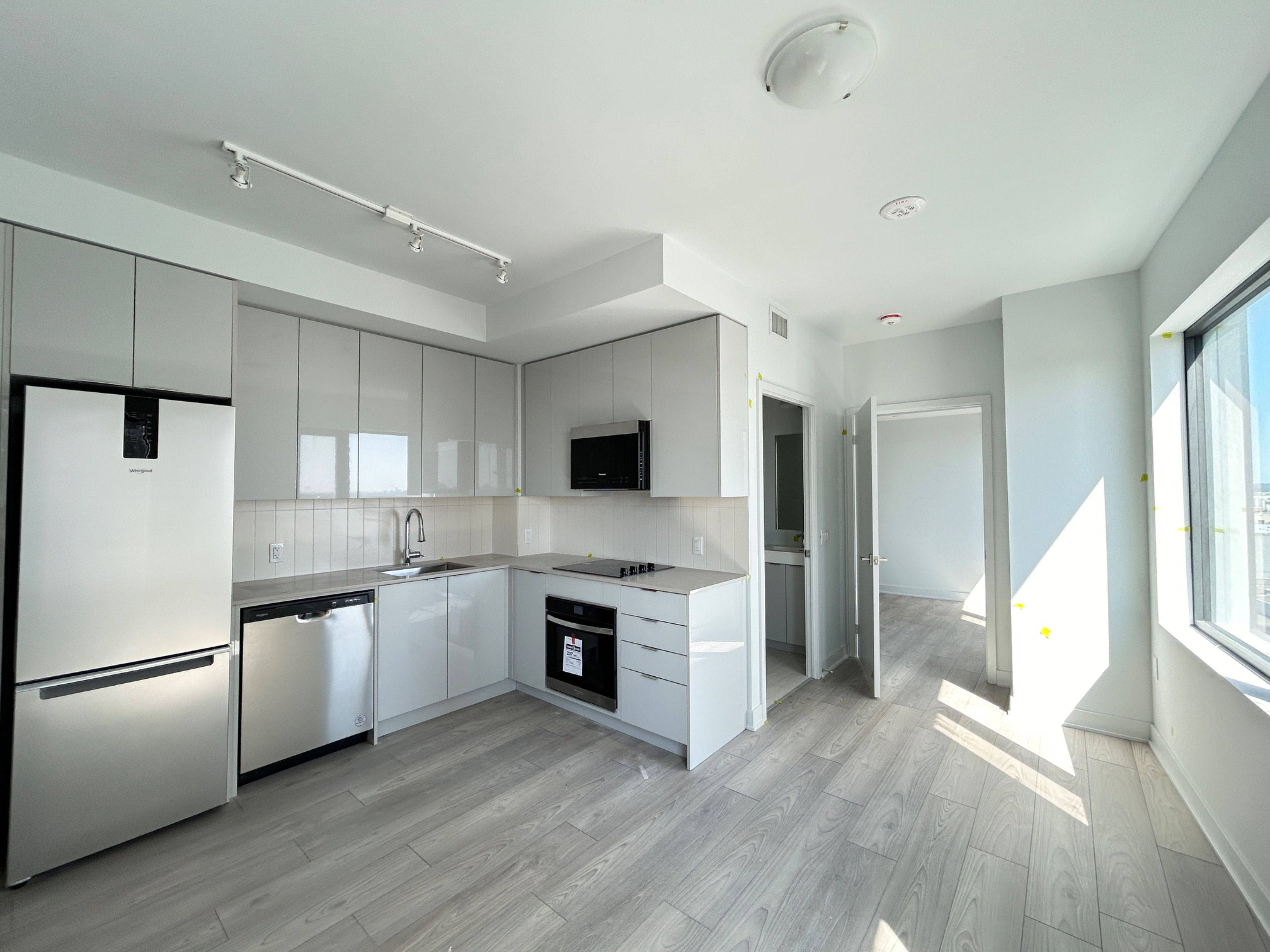 Vaughan, ON L4K 0P4,2920 Highway 7 RD #1106
