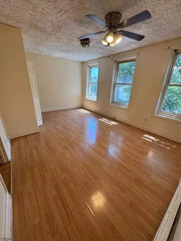 501 Martin Luther King Jr Dr #2, Jersey City, NJ 07304